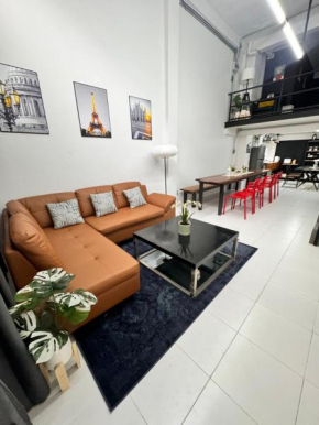 Modern Sukhumvit house near Phrakanong BTS station